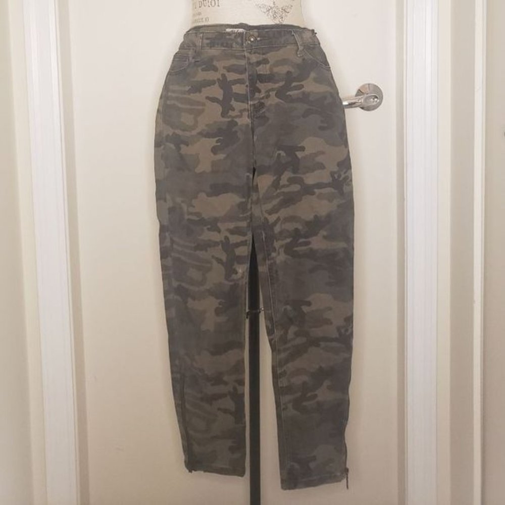 Vintage 90s denim camo skinny jeans